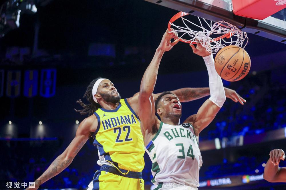 洛瑞身着球 洛瑞身着球