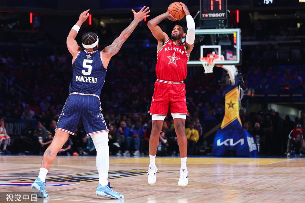 一位备受瞩 一位备受瞩